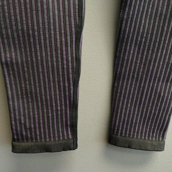 Fabletics - High Waisted Seamless Rib Legging - Size: XS - Picture 3 of 6